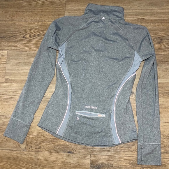Abercrombie & Fitch Active Quarter-Zip Top - Picture 6 of 9